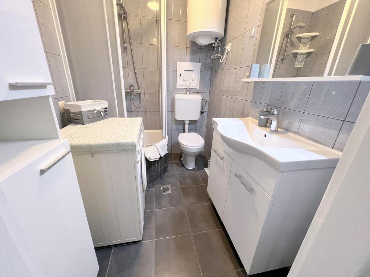 Rab City Apartment Greeny Ραμπ Εξωτερικό φωτογραφία
