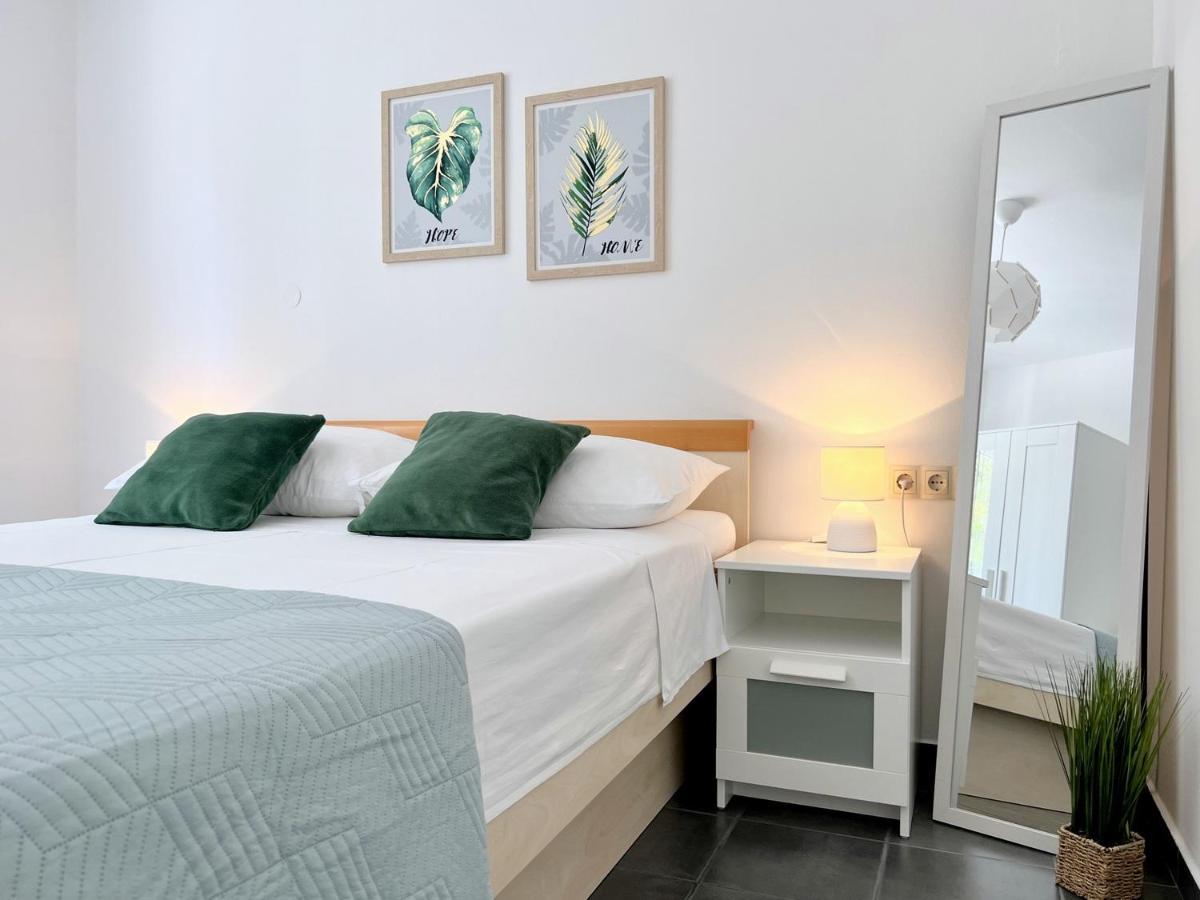 Rab City Apartment Greeny Ραμπ Εξωτερικό φωτογραφία